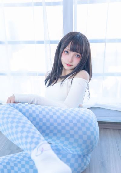 美女恶搞