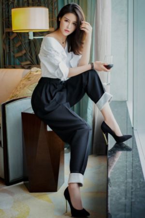 国产世界级“海上巨无霸”试航