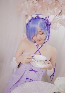 比基尼美女