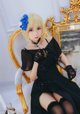 黑皮辣妹